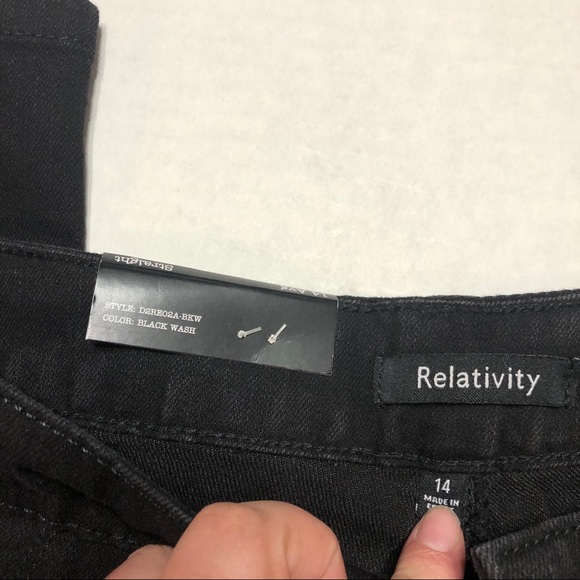 NWT Relativity Black Straight Jeans 0593 - Picture 3 of 9